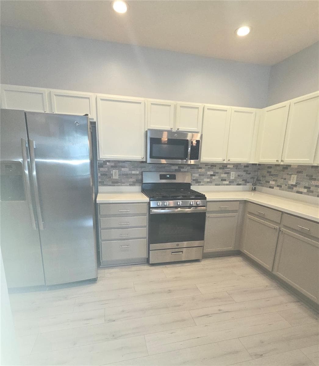 Condominium at 2032 INVERNESS GREENS DR #76, SUN CITY CENTER, photo 9 of 51