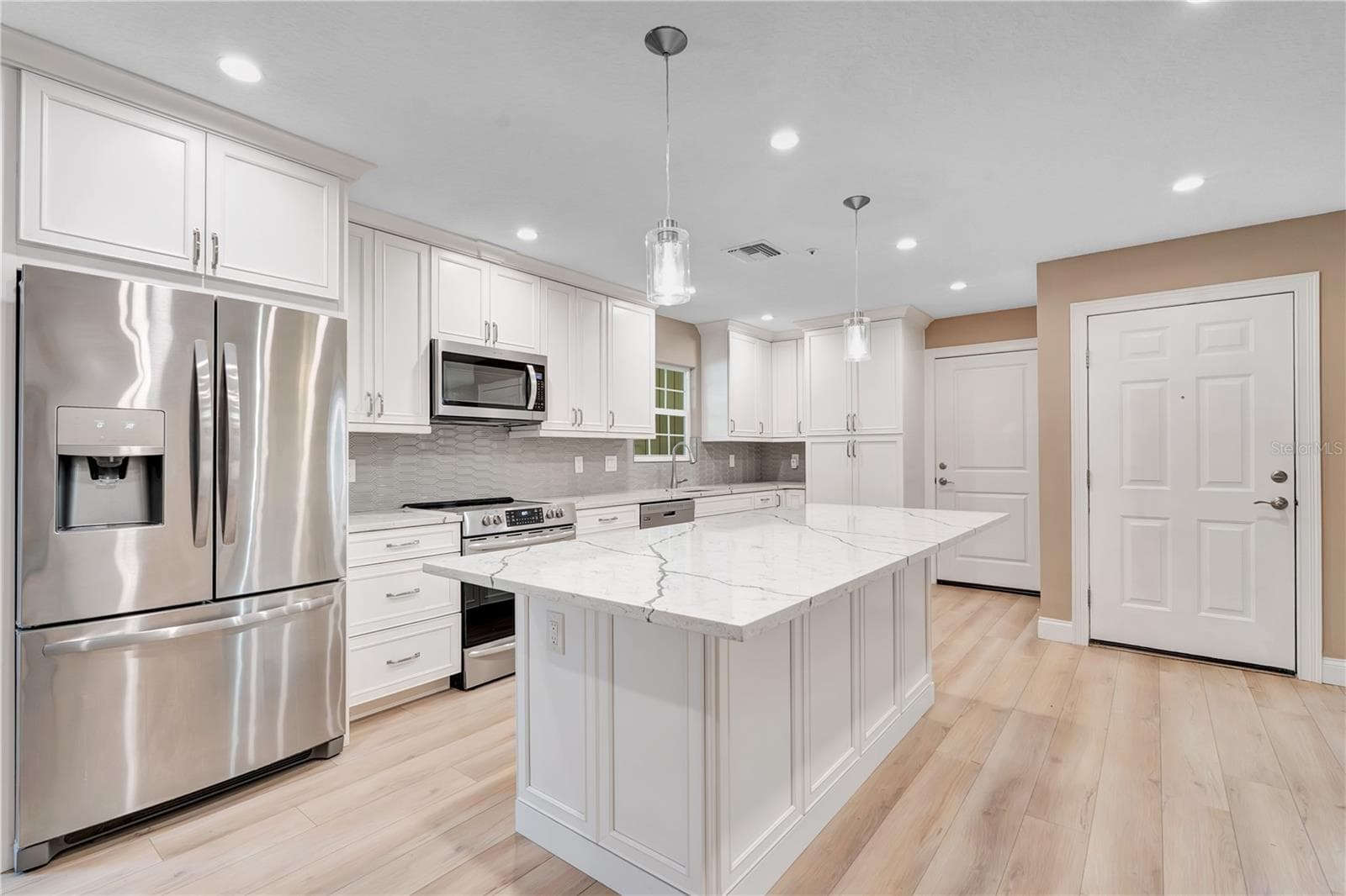 Condominium at 668 POST OAK CIR #116, ALTAMONTE SPRINGS, photo 2 of 35