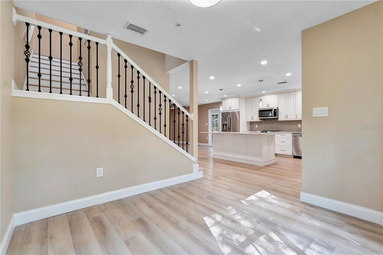 Condominium at 668 POST OAK CIR #116, ALTAMONTE SPRINGS, photo 4 of 35