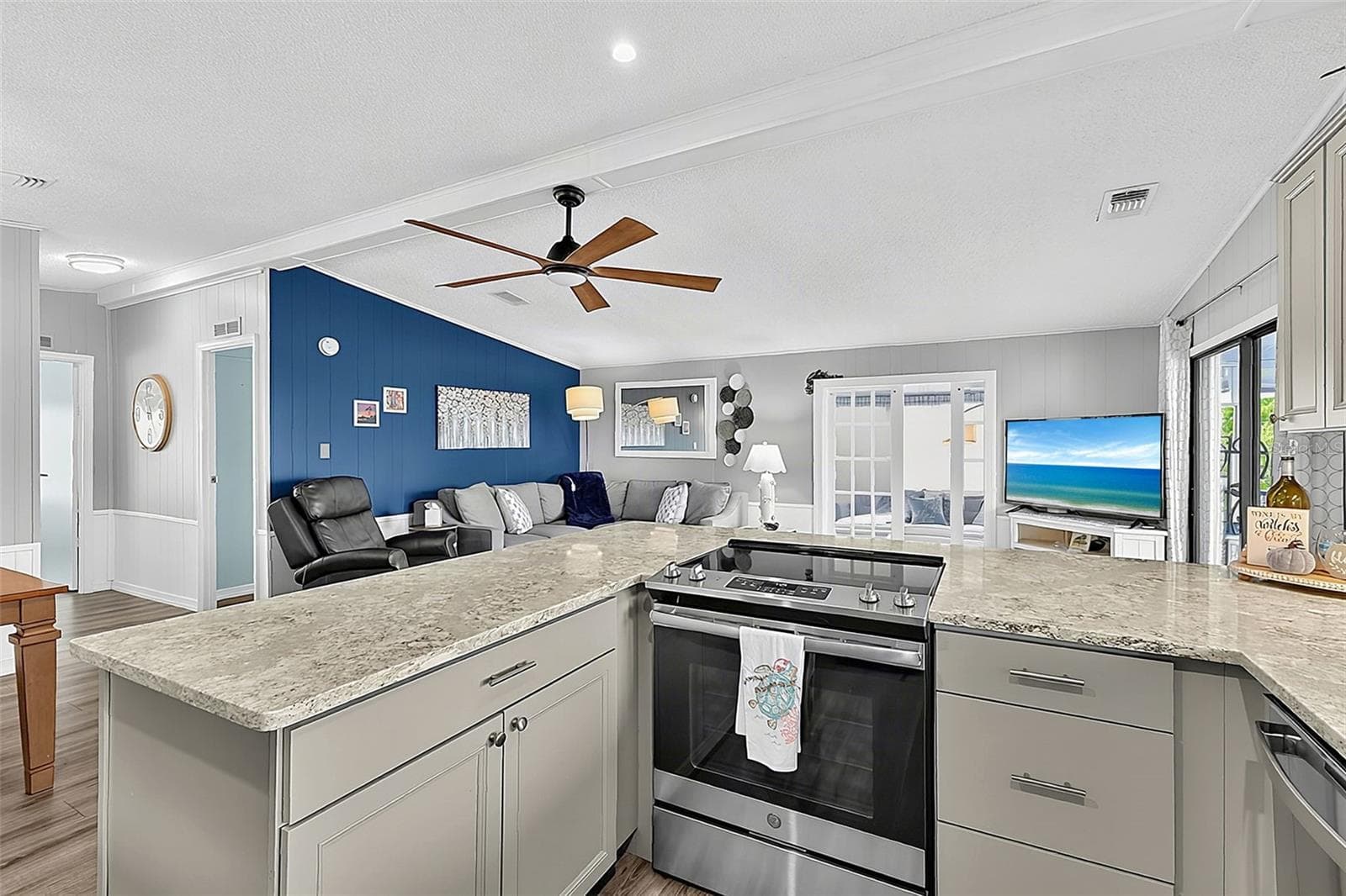 Manufactured Home at 511 EL PRADO, NORTH PORT, photo 6 of 34