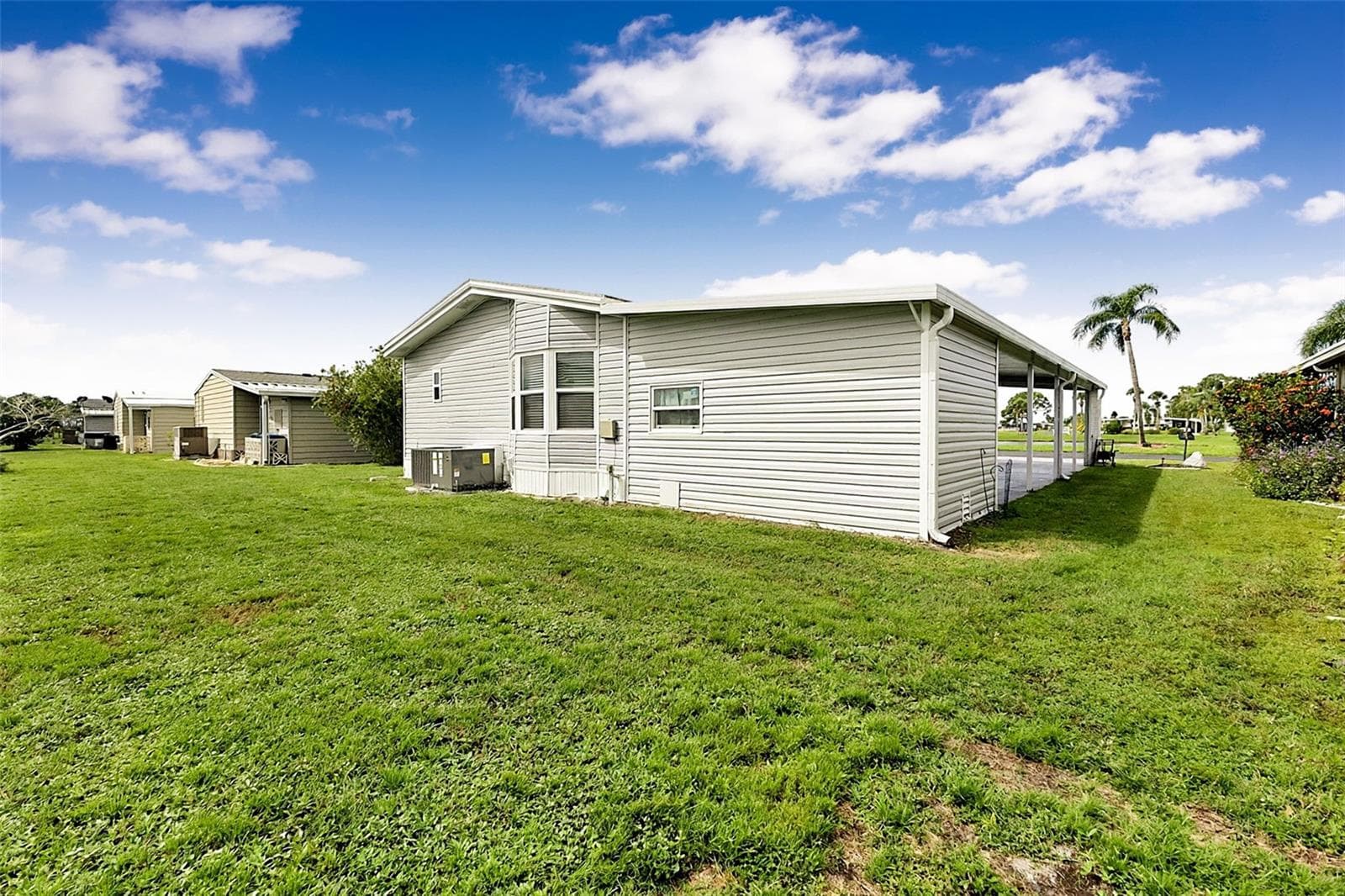 Manufactured Home at 511 EL PRADO, NORTH PORT, photo 32 of 34