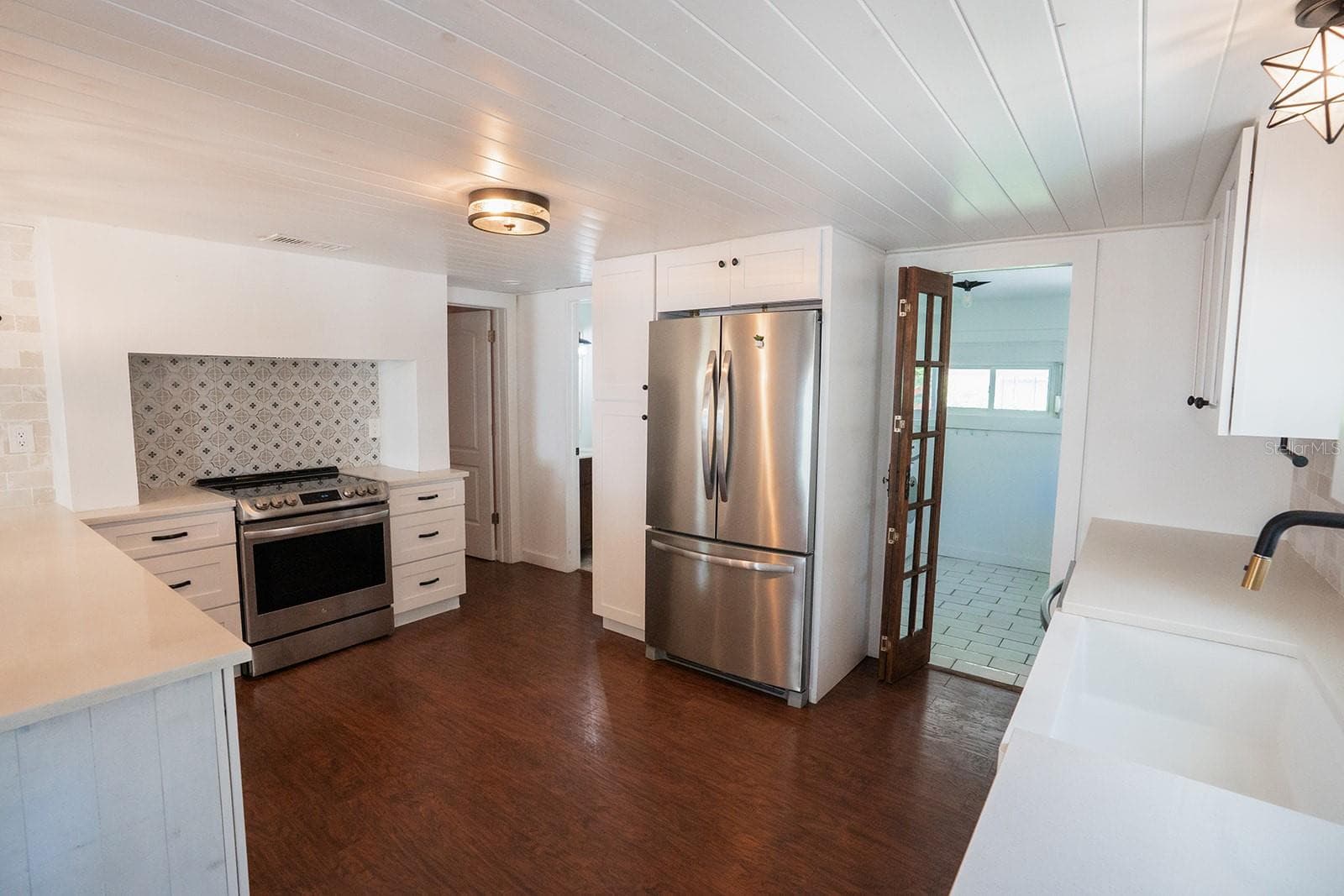 Single Family Residence at 1112 W KIRBY ST, TAMPA, photo 5 of 35