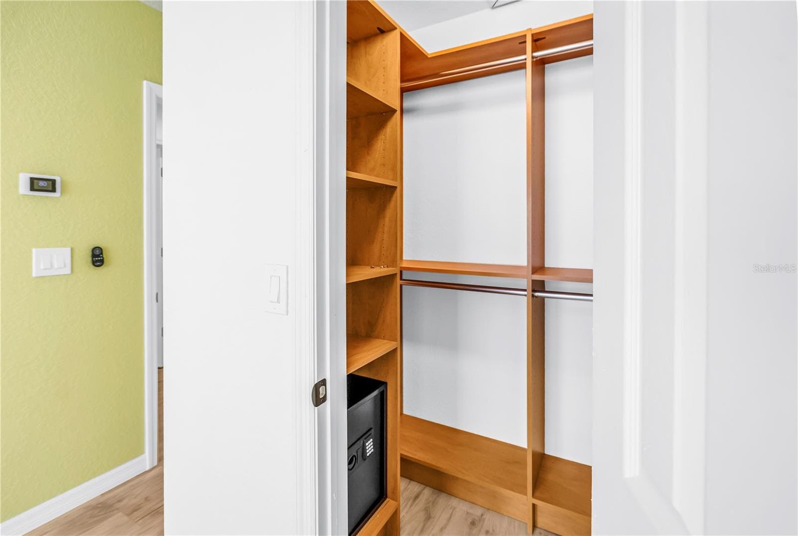 Bedroom 2 with walk-in closet. - 350 2ND ST N #6, ST PETERSBURG