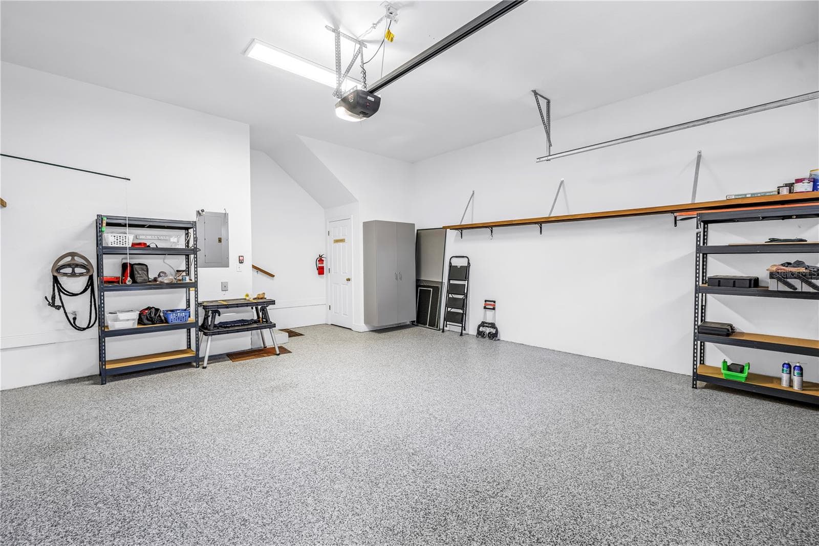 Garage with beautiful coated concrete floor - 350 2ND ST N #6, ST PETERSBURG