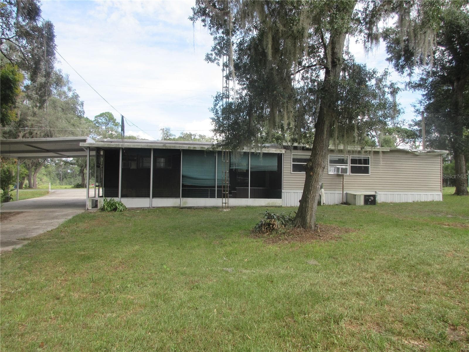 Mobile Home at 1742 SE 169TH TERRACE RD, SILVER SPRINGS, photo 3 of 91