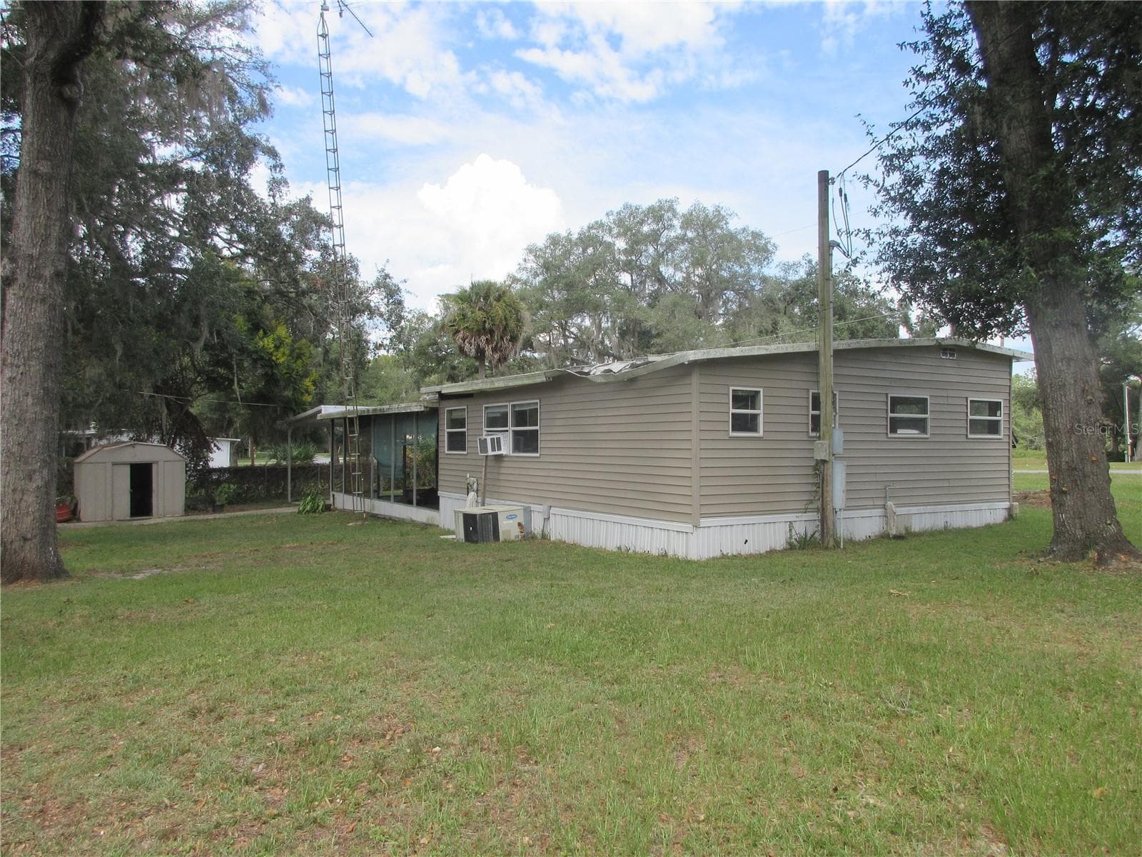 Mobile Home at 1742 SE 169TH TERRACE RD, SILVER SPRINGS, photo 4 of 91