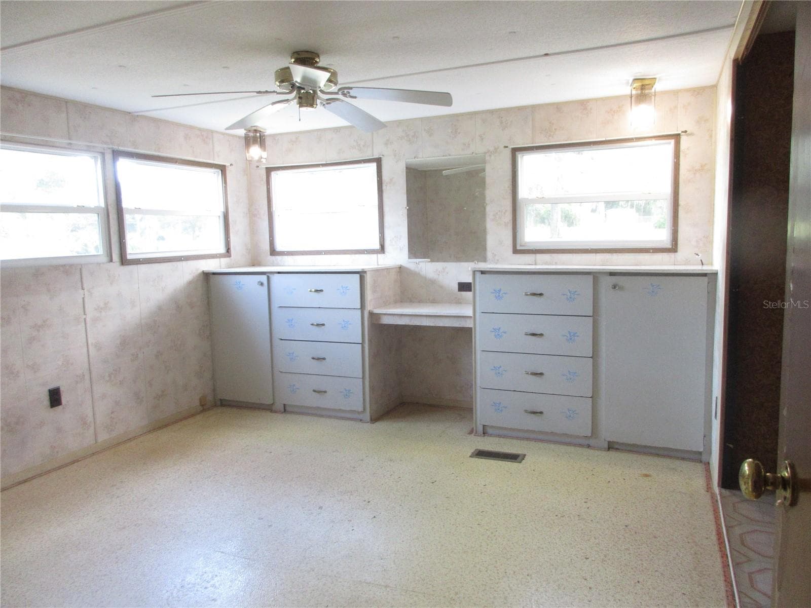 Mobile Home at 1742 SE 169TH TERRACE RD, SILVER SPRINGS, photo 35 of 91