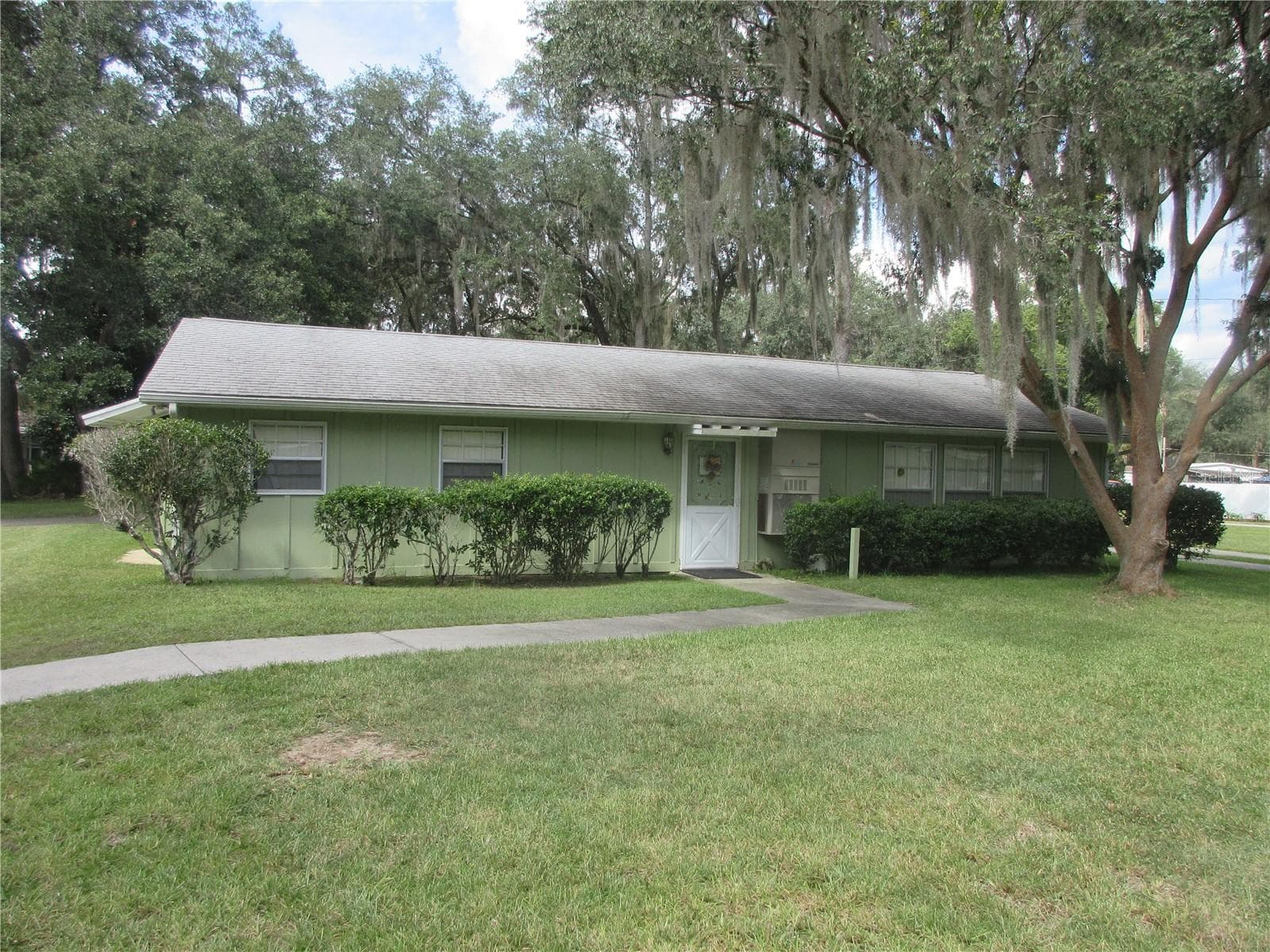 Community Club House - 1742 SE 169TH TERRACE RD, SILVER SPRINGS