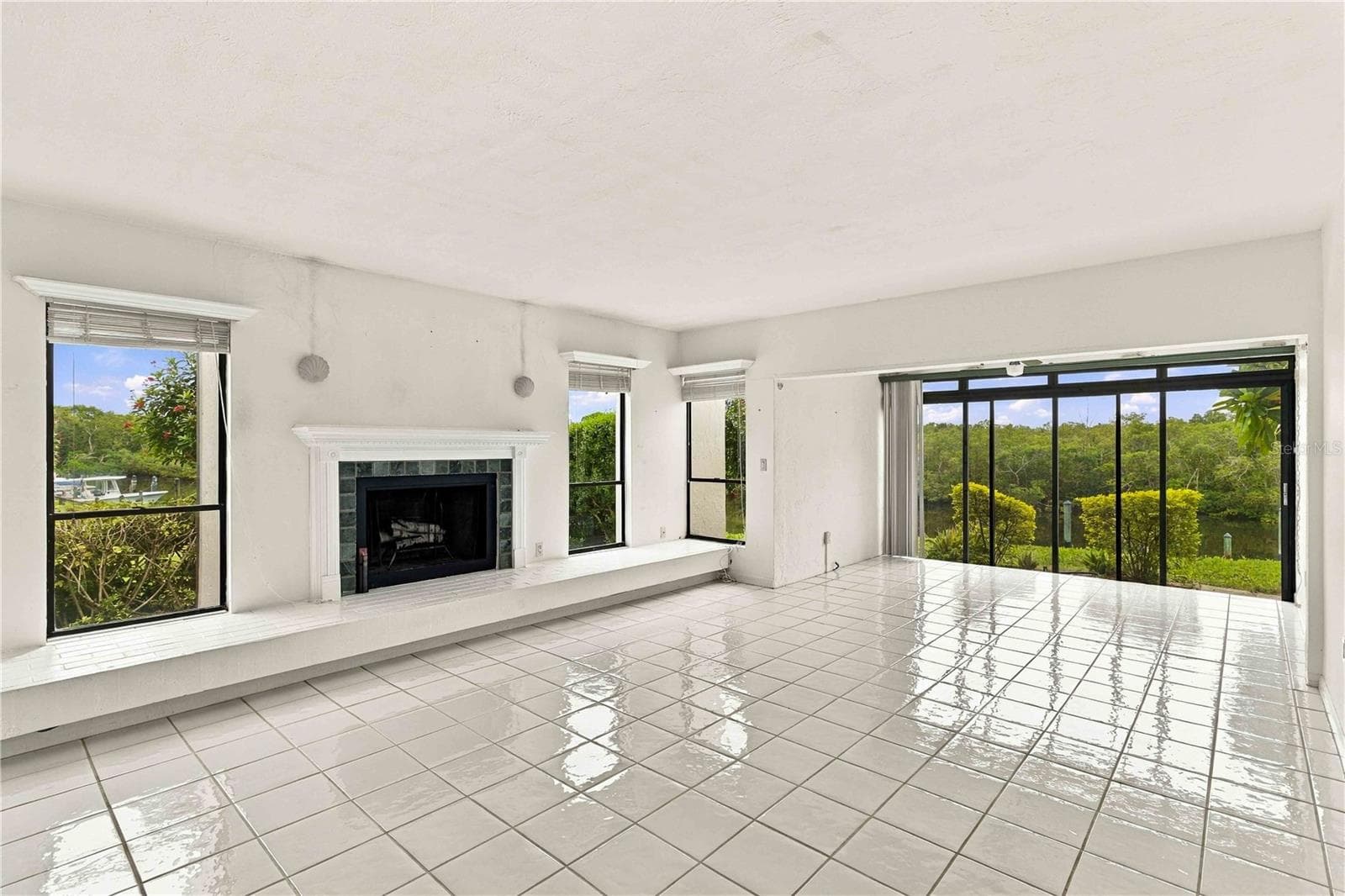 Living room - 8734 54TH AVE W #8734, BRADENTON