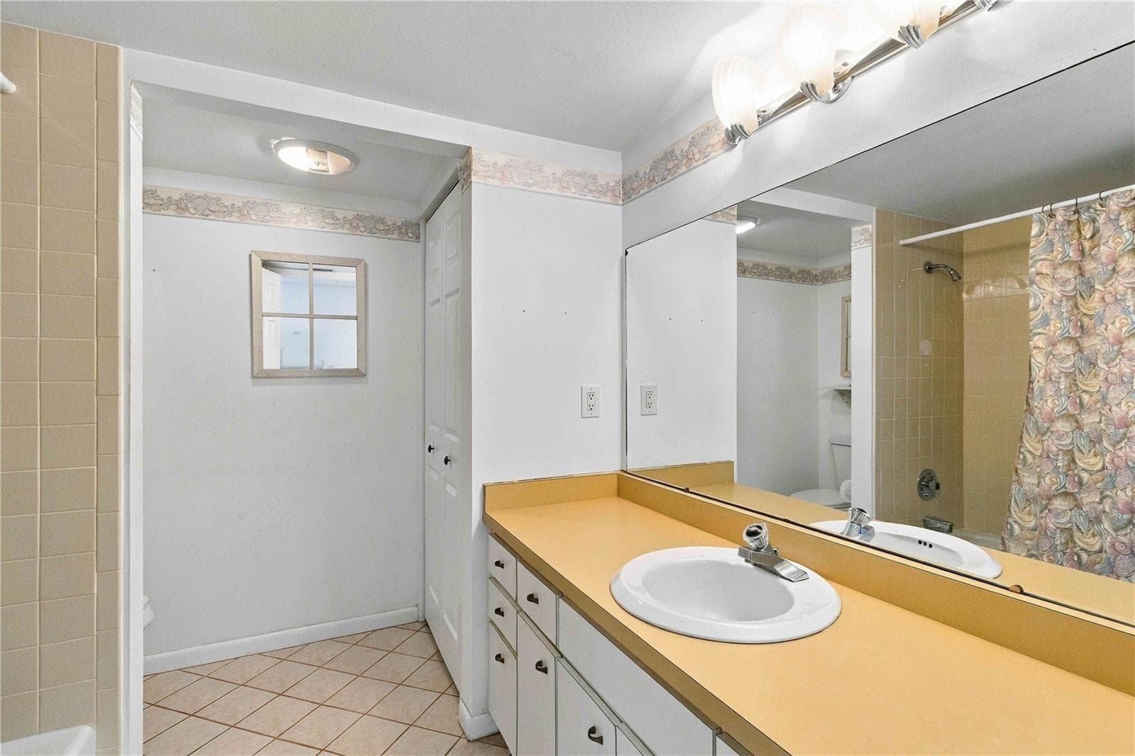 2nd Bathroom - 8734 54TH AVE W #8734, BRADENTON