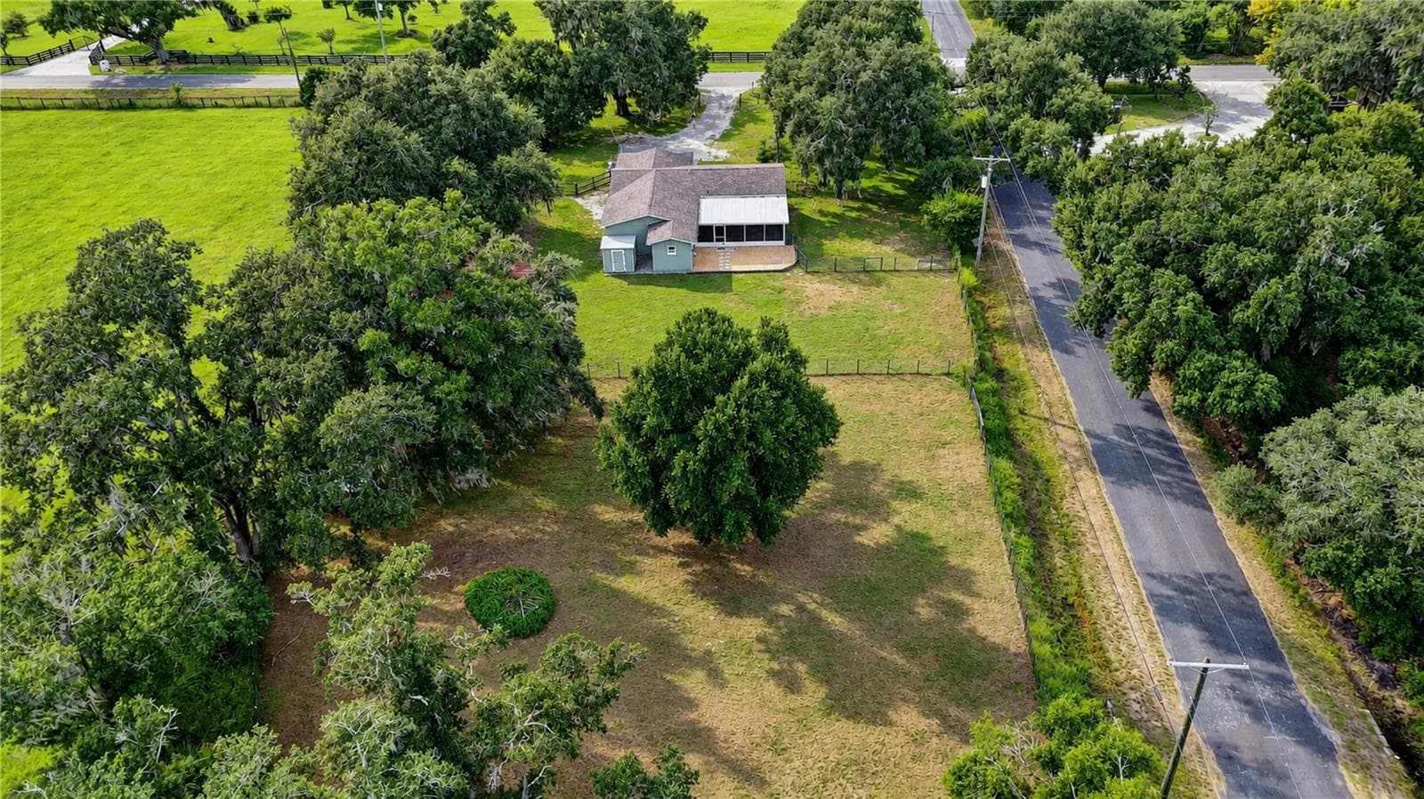 Spacious corner lot! - 3712 GALLAGHER RD, PLANT CITY