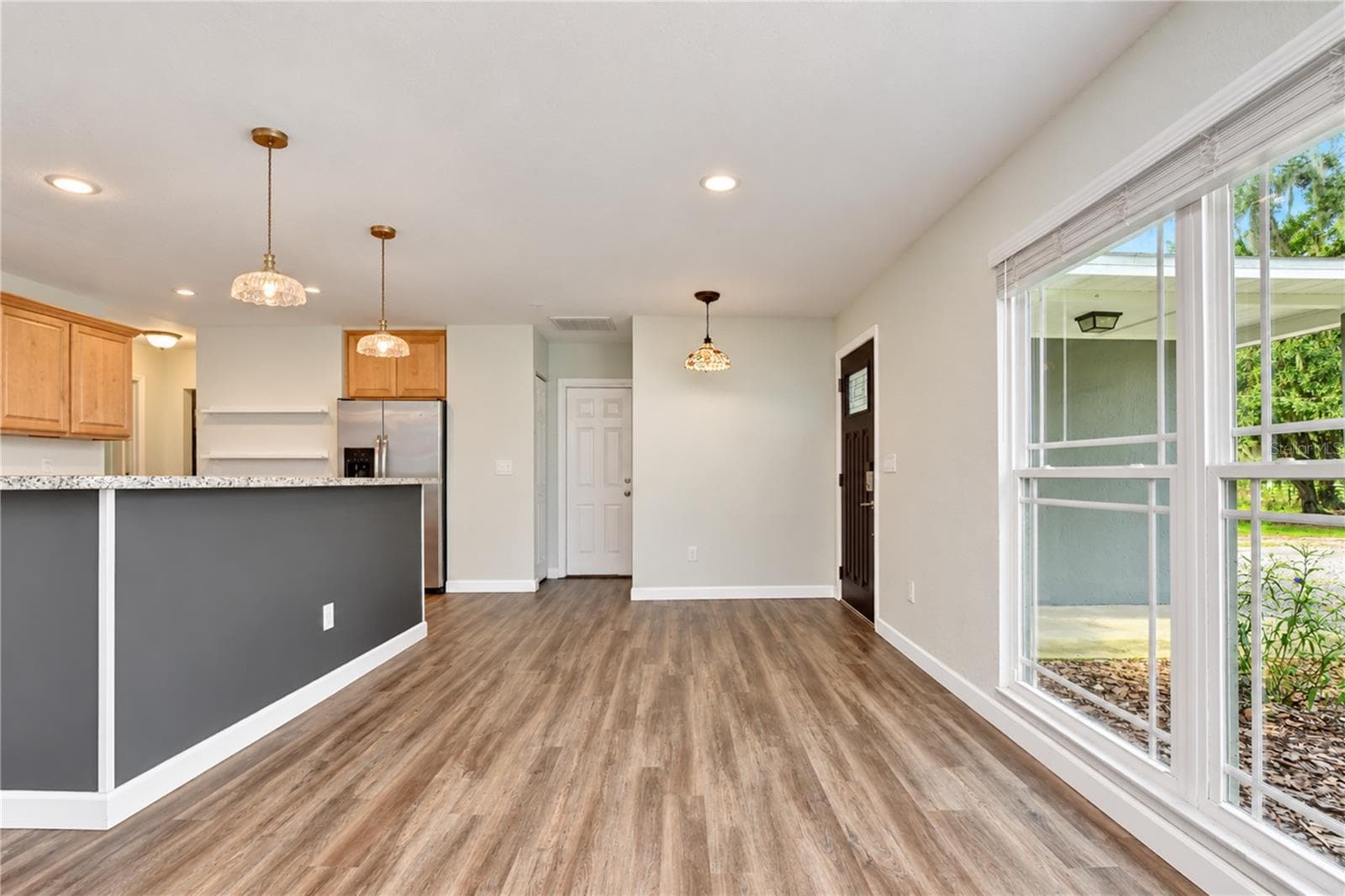 Natural light throughout! - 3712 GALLAGHER RD, PLANT CITY