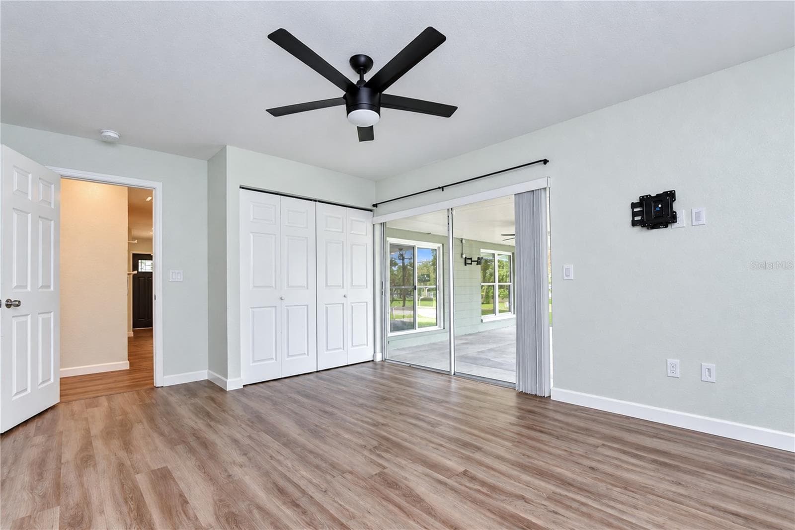 Primary with updated floors! - 3712 GALLAGHER RD, PLANT CITY