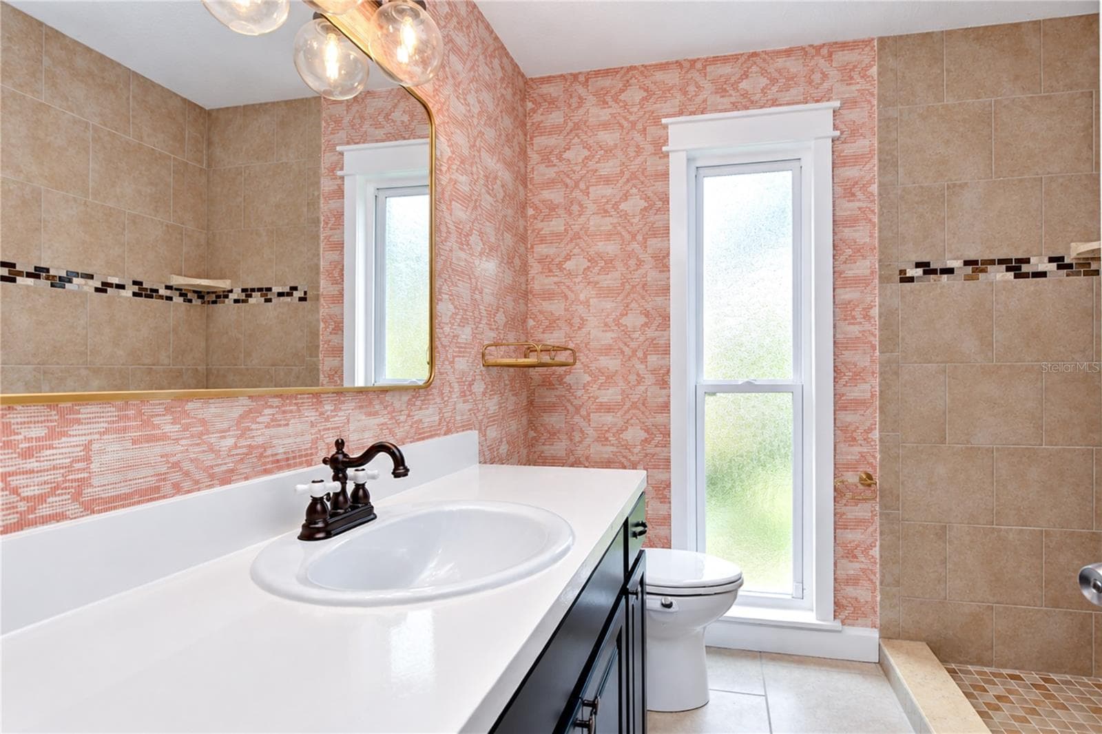 Shared full bath! - 3712 GALLAGHER RD, PLANT CITY