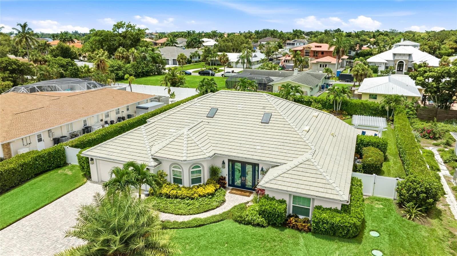 Single Family Residence at 7780 HOLIDAY DR N, SARASOTA, photo 5 of 62