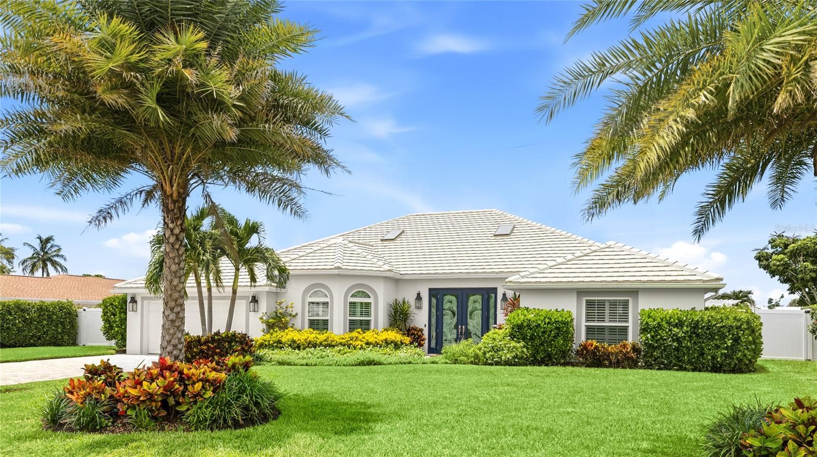 Single Family Residence at 7780 HOLIDAY DR N, SARASOTA, photo 6 of 62