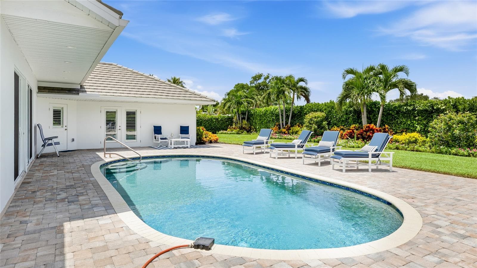 Single Family Residence at 7780 HOLIDAY DR N, SARASOTA, photo 44 of 62