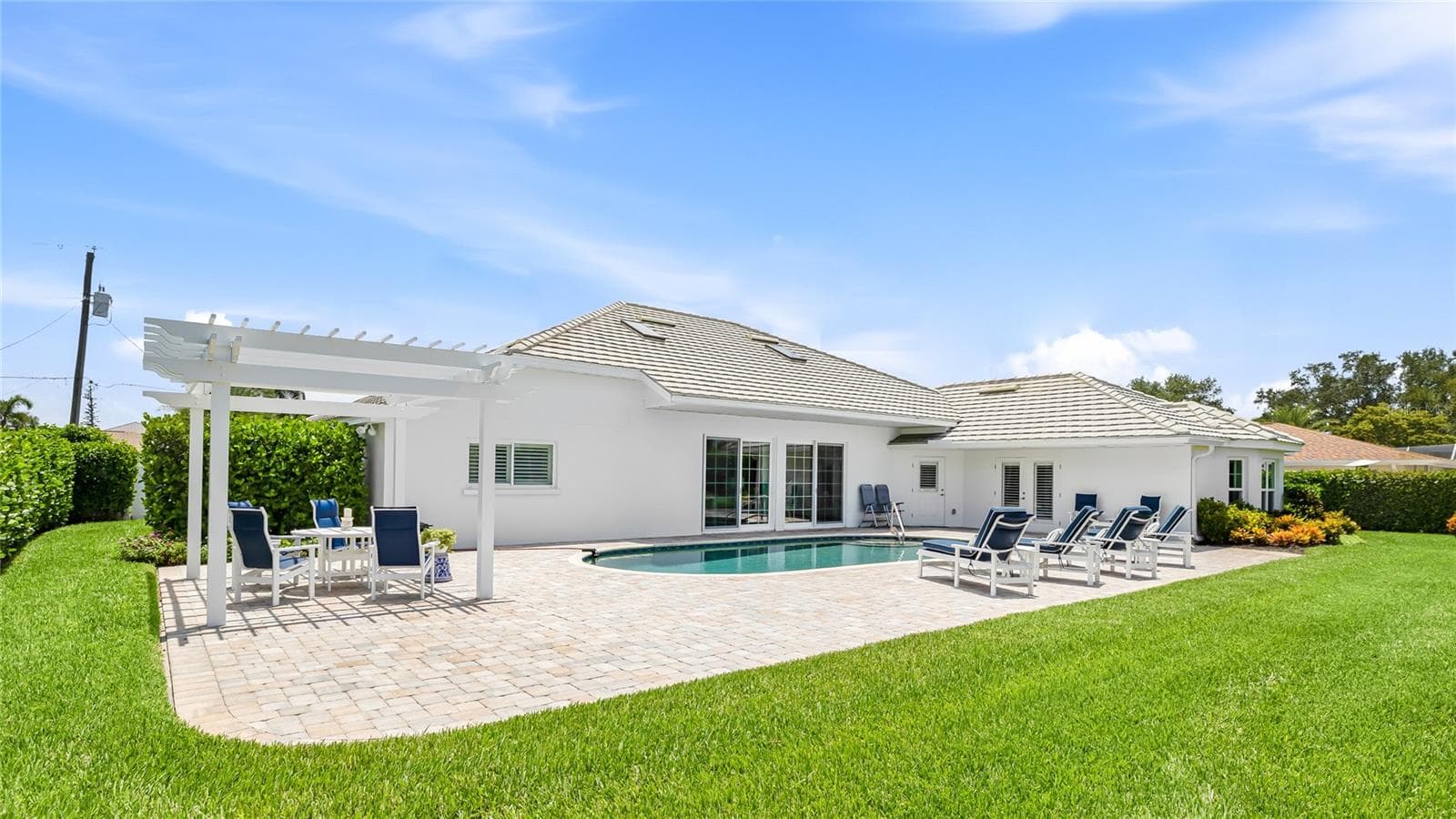 Single Family Residence at 7780 HOLIDAY DR N, SARASOTA, photo 49 of 62