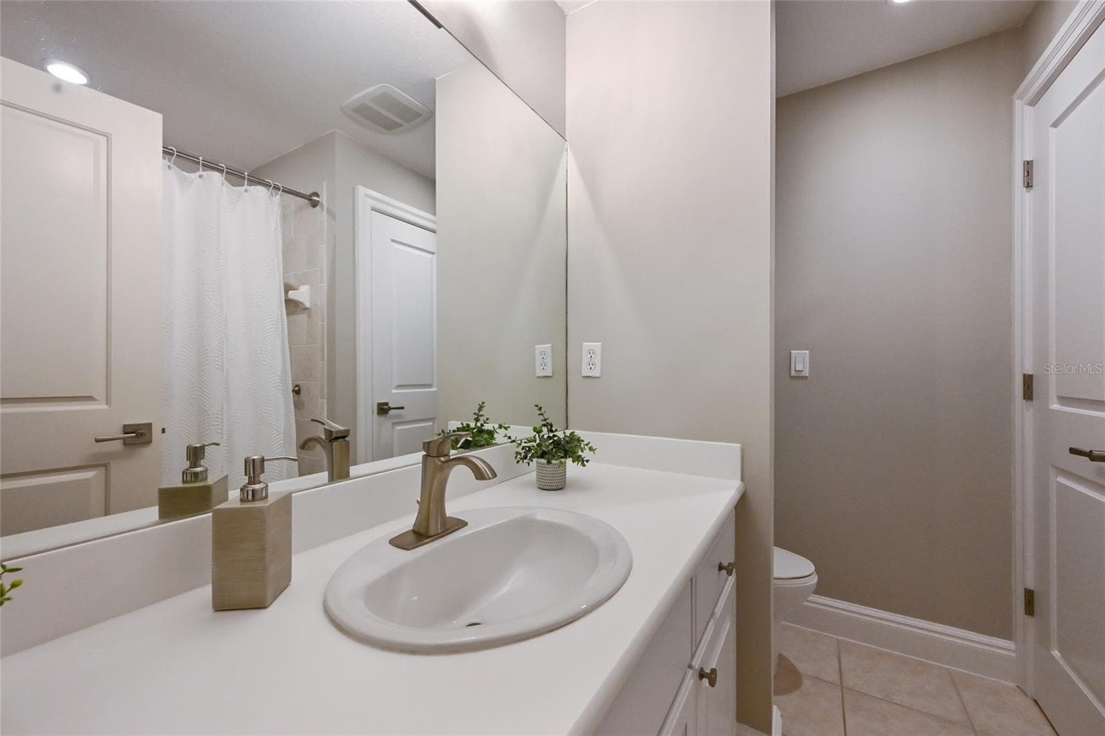 Single Family Residence at 1749 LINCOLN PARK CIR, SARASOTA, photo 28 of 52