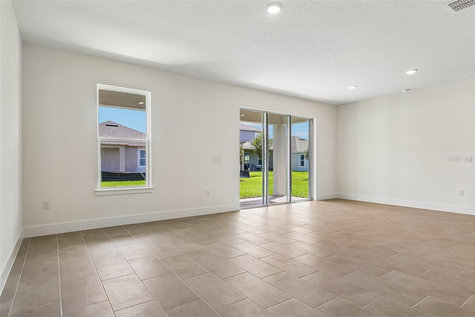 Single Family Residence at 30310 EMERALD FOREST DR, MOUNT DORA, photo 3 of 29