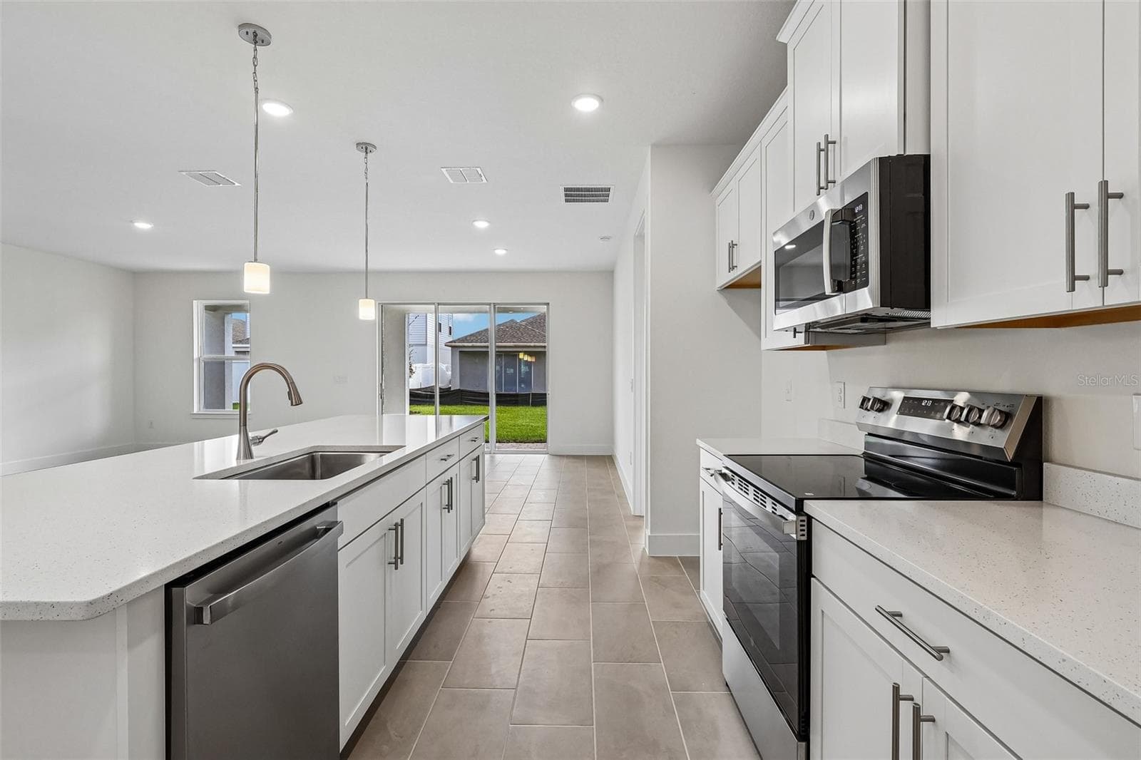 Single Family Residence at 30310 EMERALD FOREST DR, MOUNT DORA, photo 9 of 29