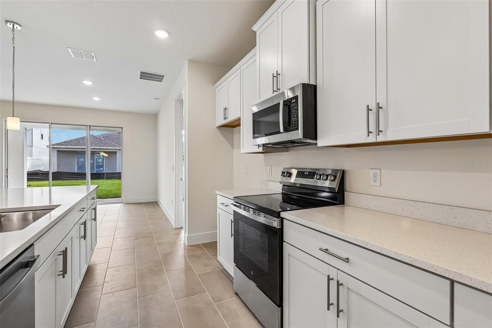 Single Family Residence at 30310 EMERALD FOREST DR, MOUNT DORA, photo 10 of 29