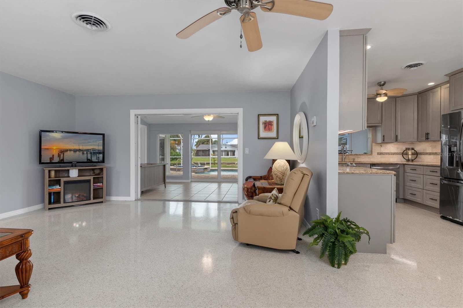 terrazzo in the beautiful living room - 1433 LEMON BAY DR, ENGLEWOOD