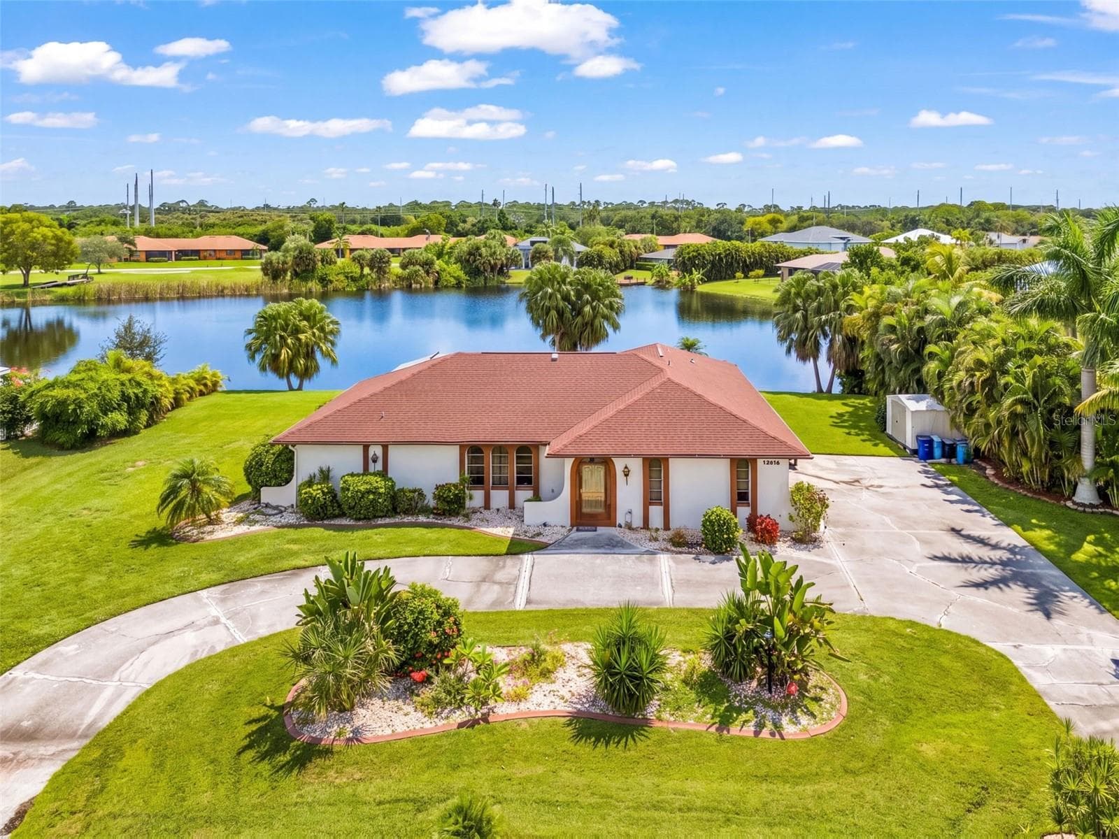 Single Family Residence at 17161 WATERS EDGE CIR, NORTH FORT MYERS, photo 30 of 33