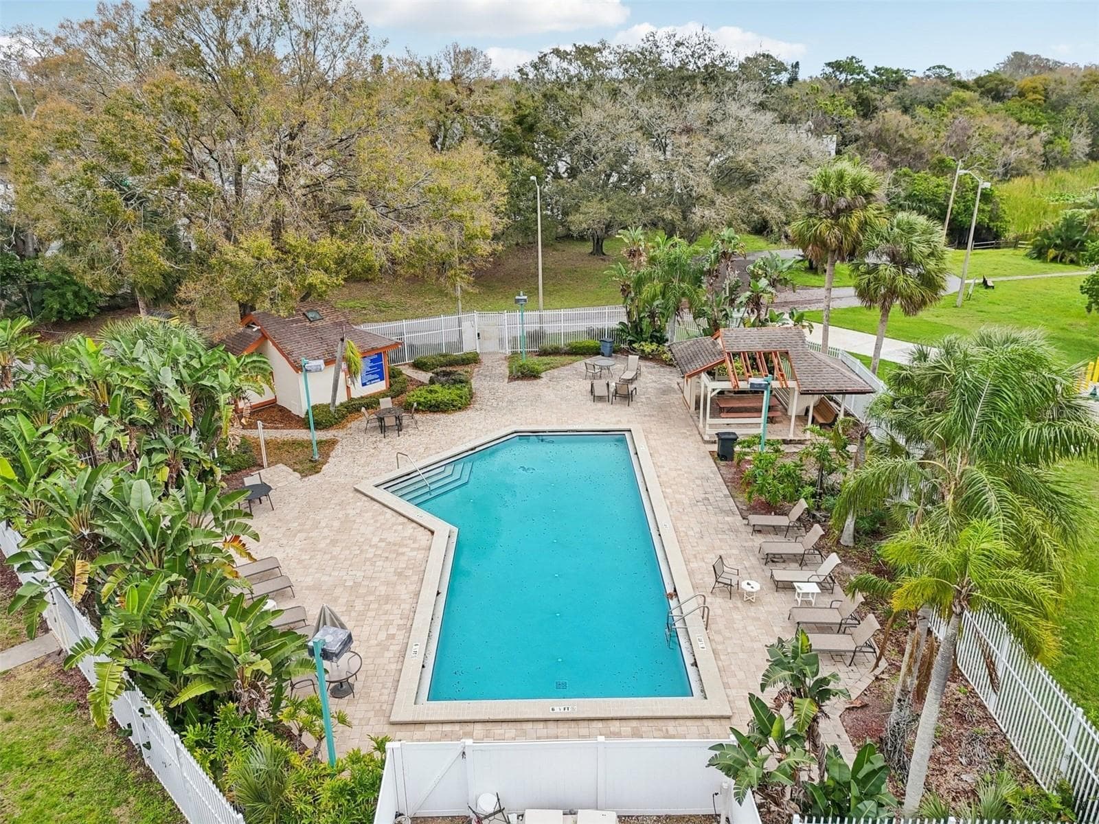 Single Family Residence at 2805 NORTHCOTE DR, PALM HARBOR, photo 34 of 37