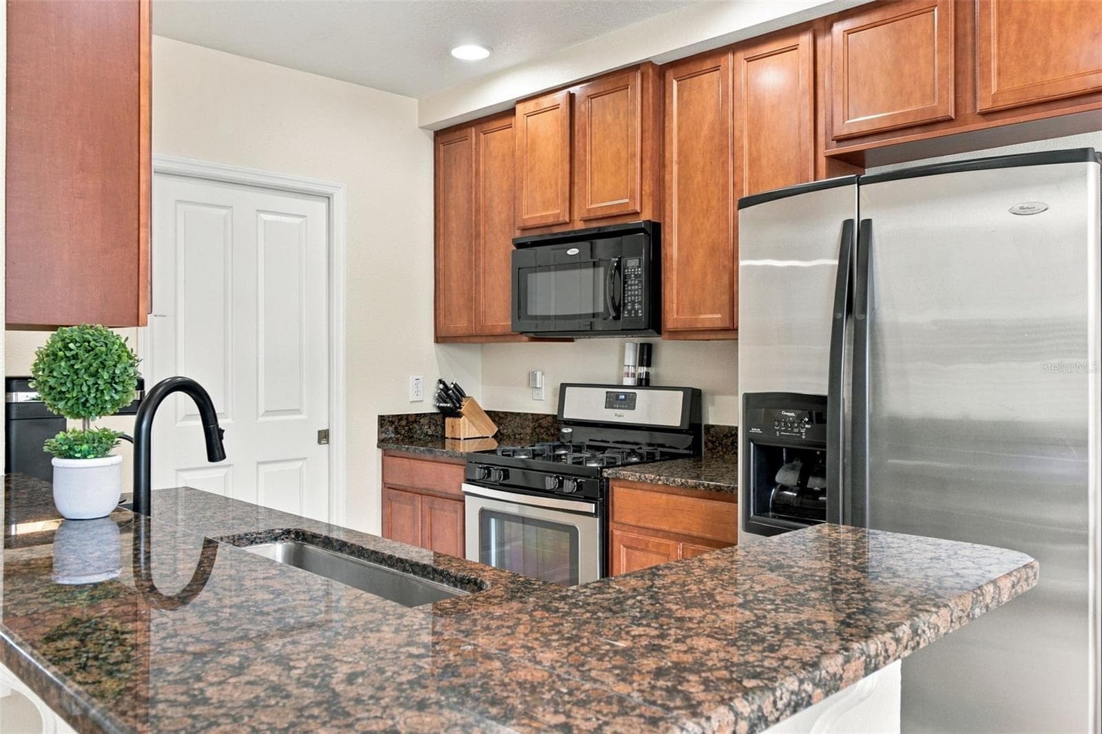 Townhouse at 10645 MARSHA DR, NEW PORT RICHEY, photo 4 of 65