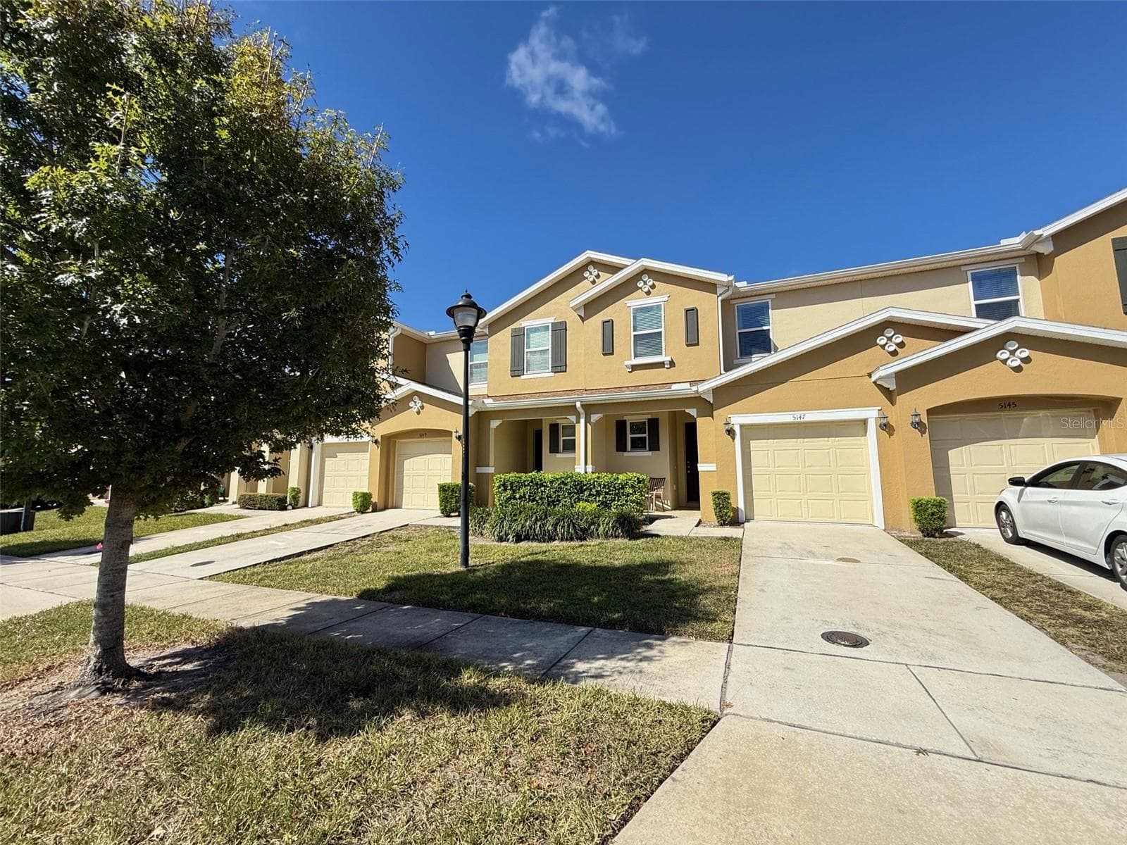 5147 ADELAIDE DR