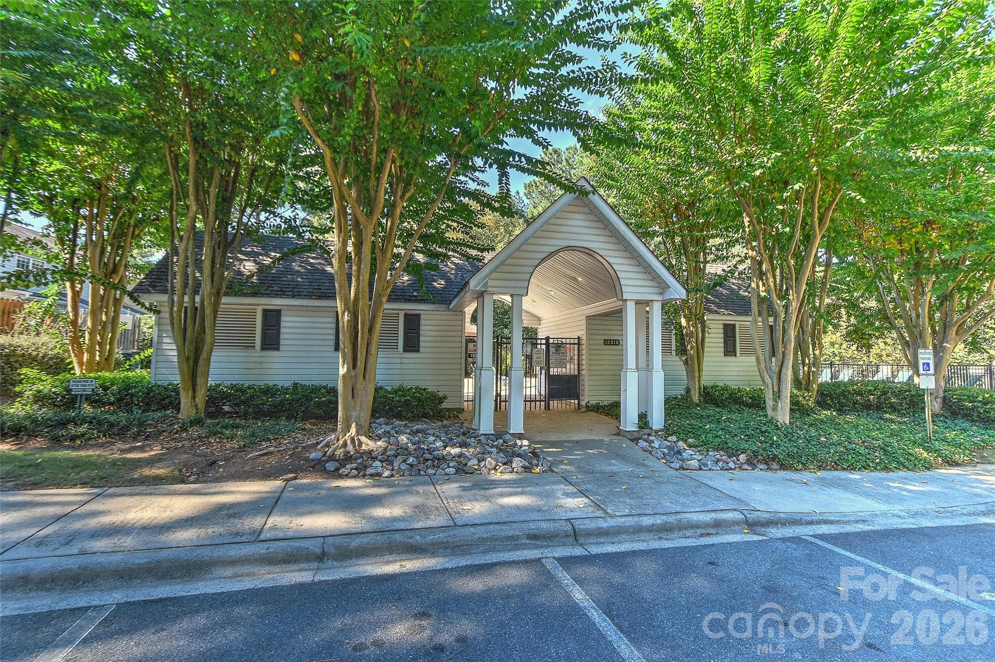 Townhouse at 12523 Bluestem Lane, Charlotte, photo 34 of 36