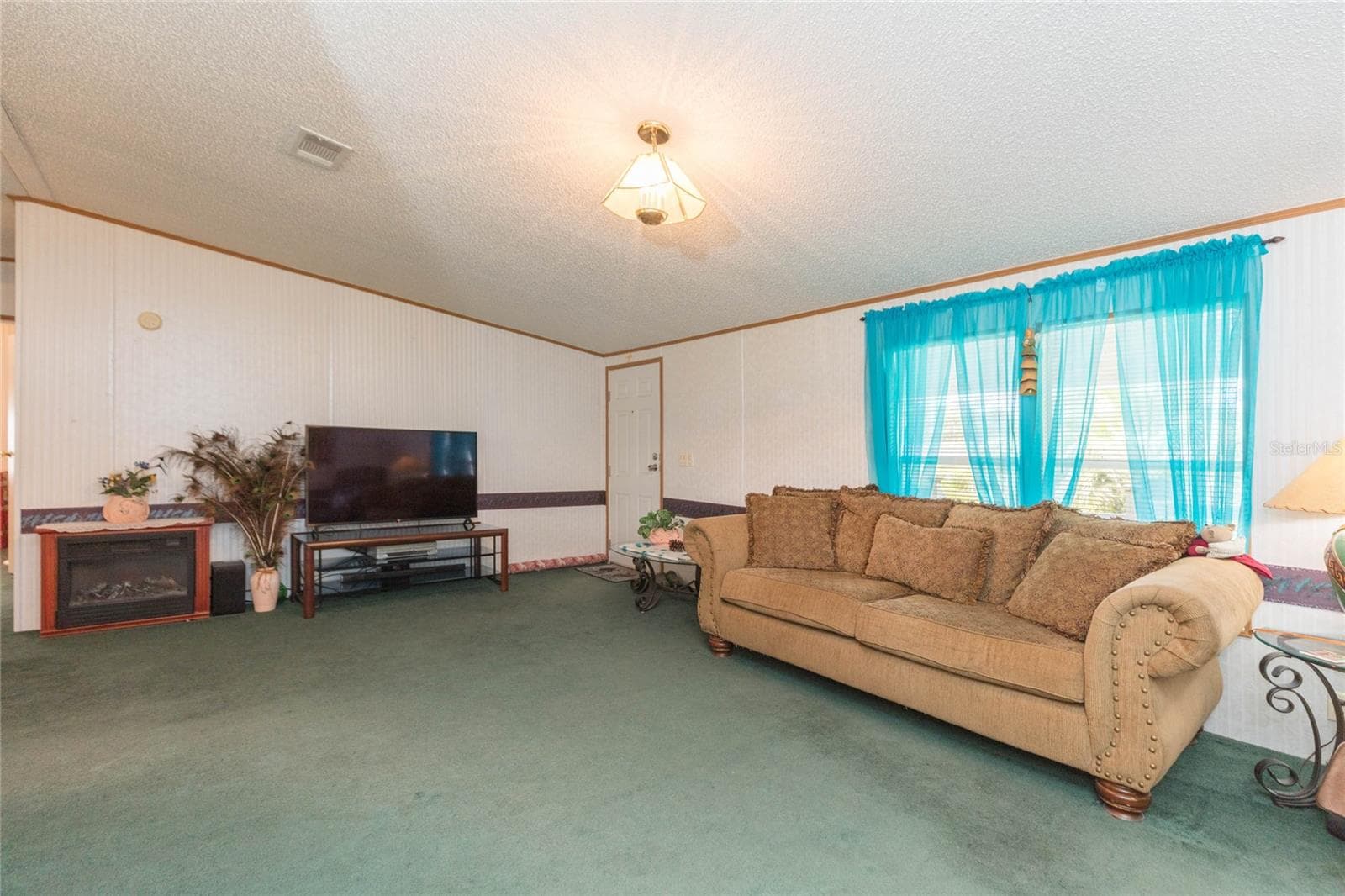 Manufactured Home at 14716 BILLIE LN, DADE CITY, photo 8 of 44