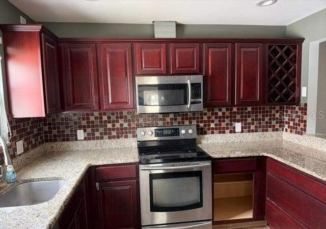 Single Family Residence at 32911 FOREST AVE, LEESBURG, photo 2 of 14