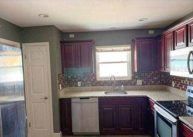 Single Family Residence at 32911 FOREST AVE, LEESBURG, photo 3 of 14