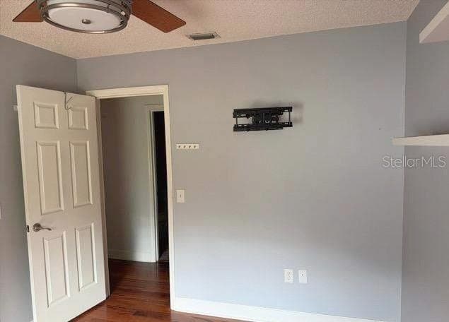 Single Family Residence at 32911 FOREST AVE, LEESBURG, photo 10 of 14