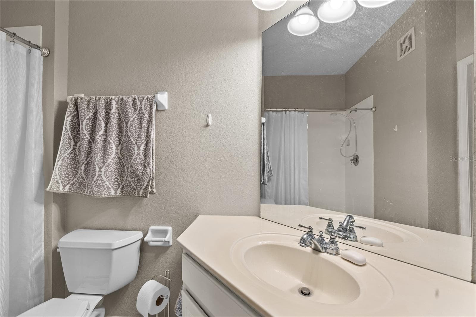 Condominium at 1357 VENEZIA CT #402, DAVENPORT, photo 16 of 39