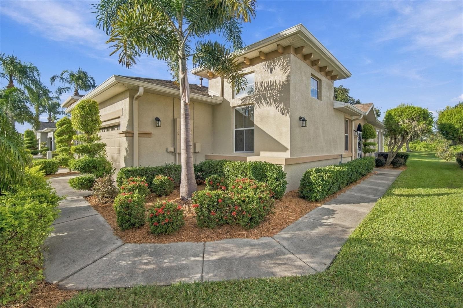 Condominium at 1248 LYNDHURST GREENS DR #1248, SUN CITY CENTER, photo 3 of 35