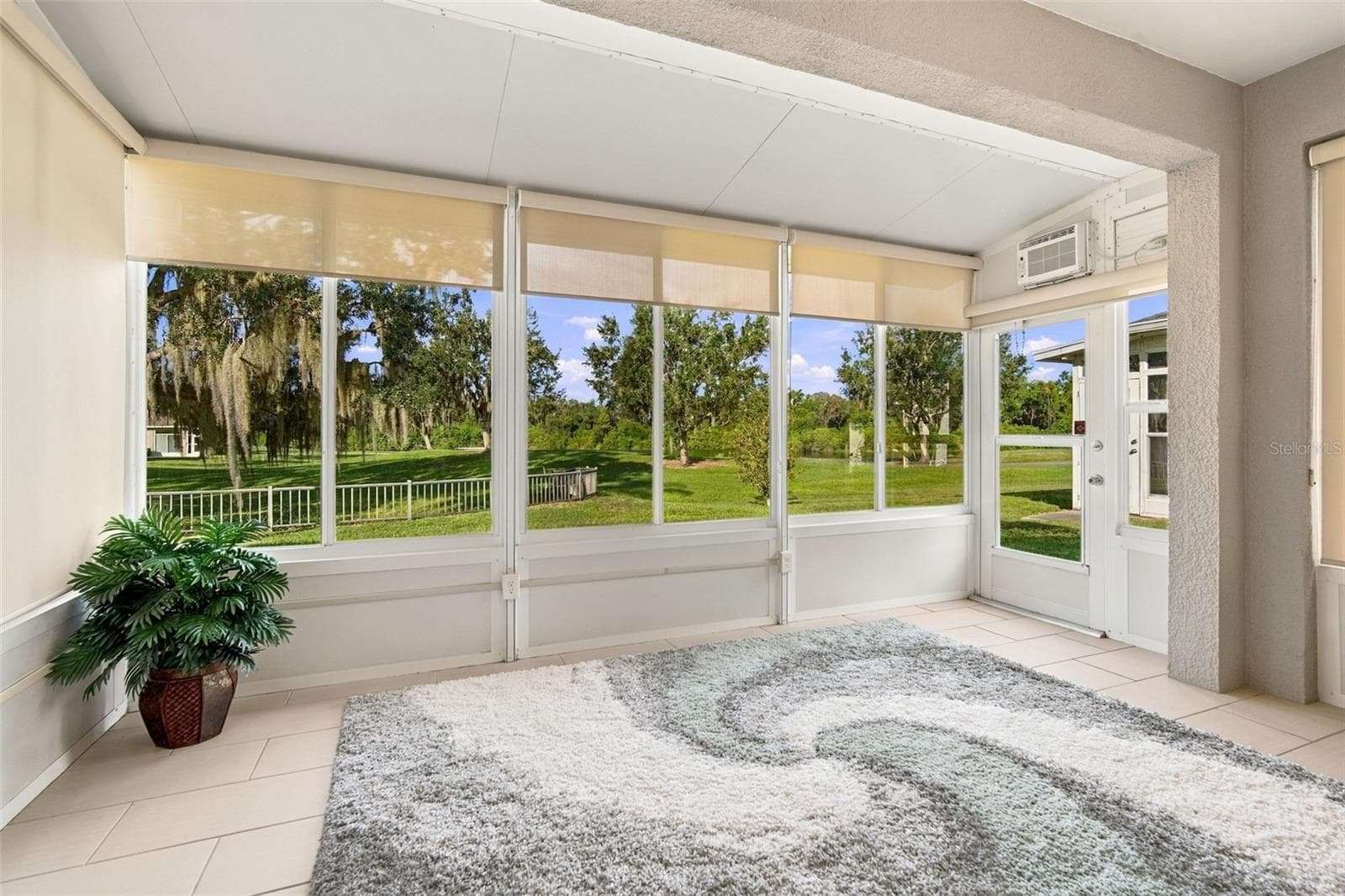 Condominium at 1248 LYNDHURST GREENS DR #1248, SUN CITY CENTER, photo 6 of 35