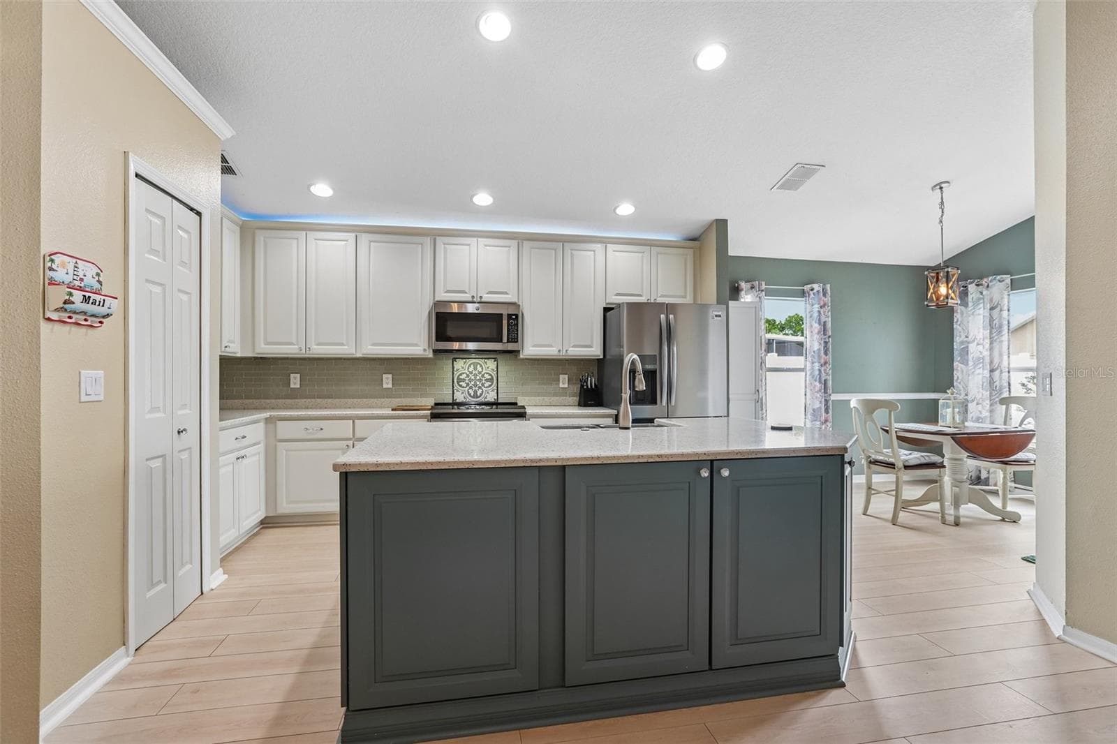 Single Family Residence at 2546 ARROWPOINTE DR, HOLIDAY, photo 7 of 36