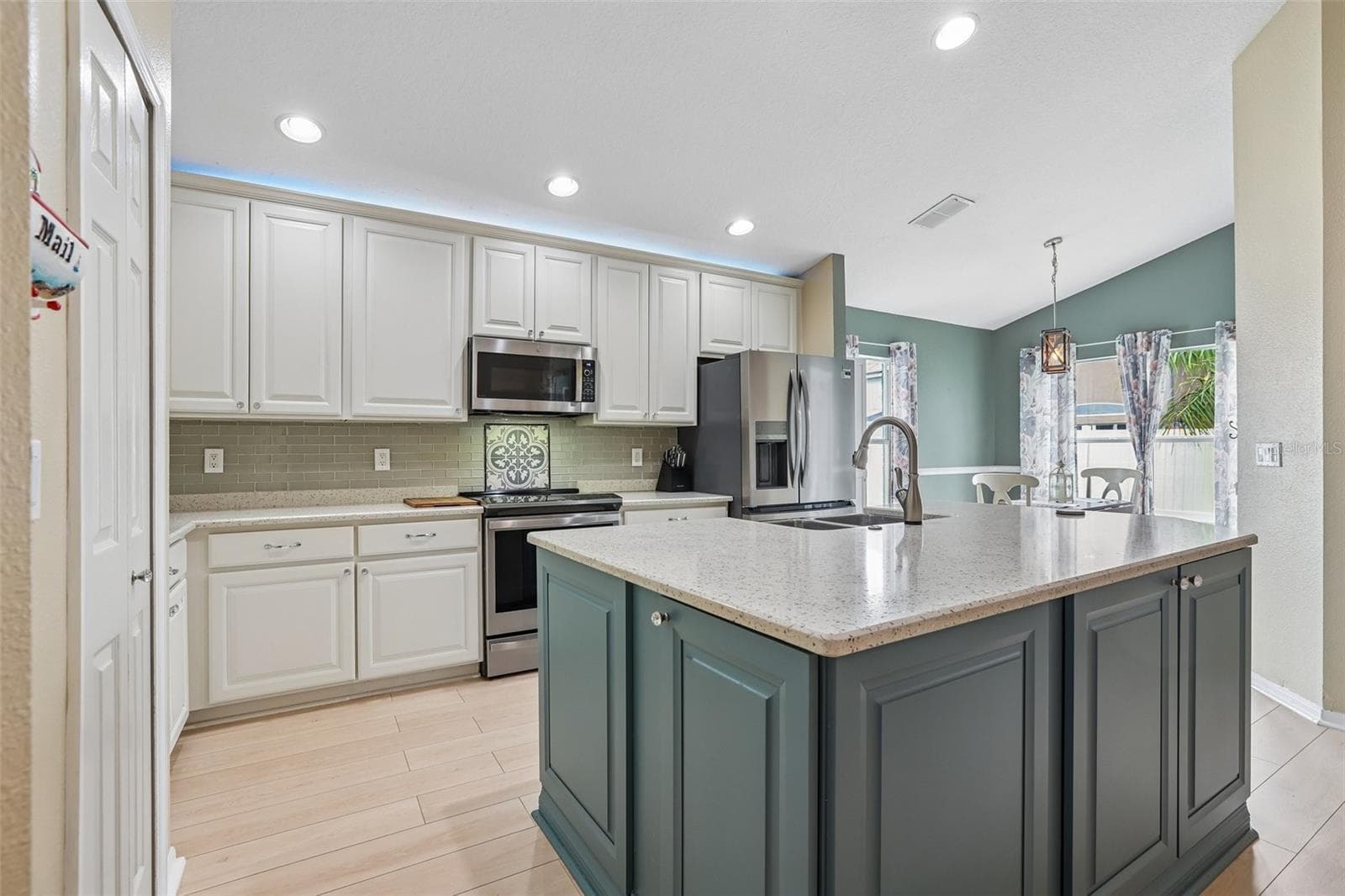 Single Family Residence at 2546 ARROWPOINTE DR, HOLIDAY, photo 8 of 36