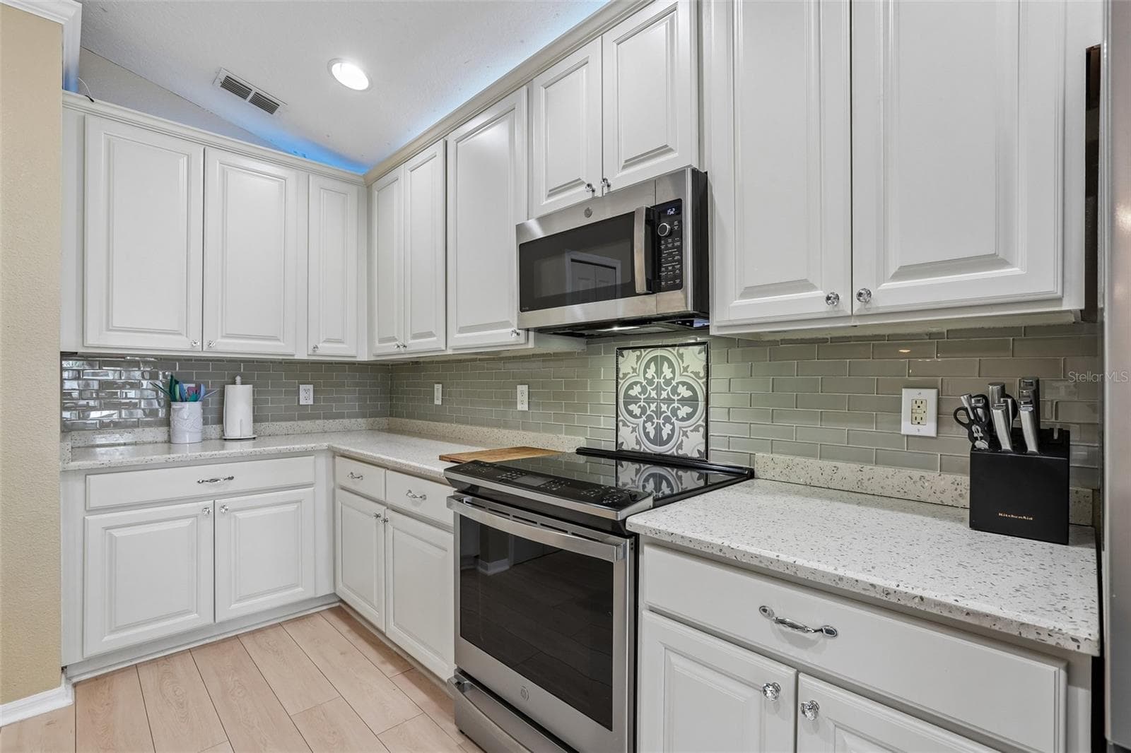 Single Family Residence at 2546 ARROWPOINTE DR, HOLIDAY, photo 10 of 36