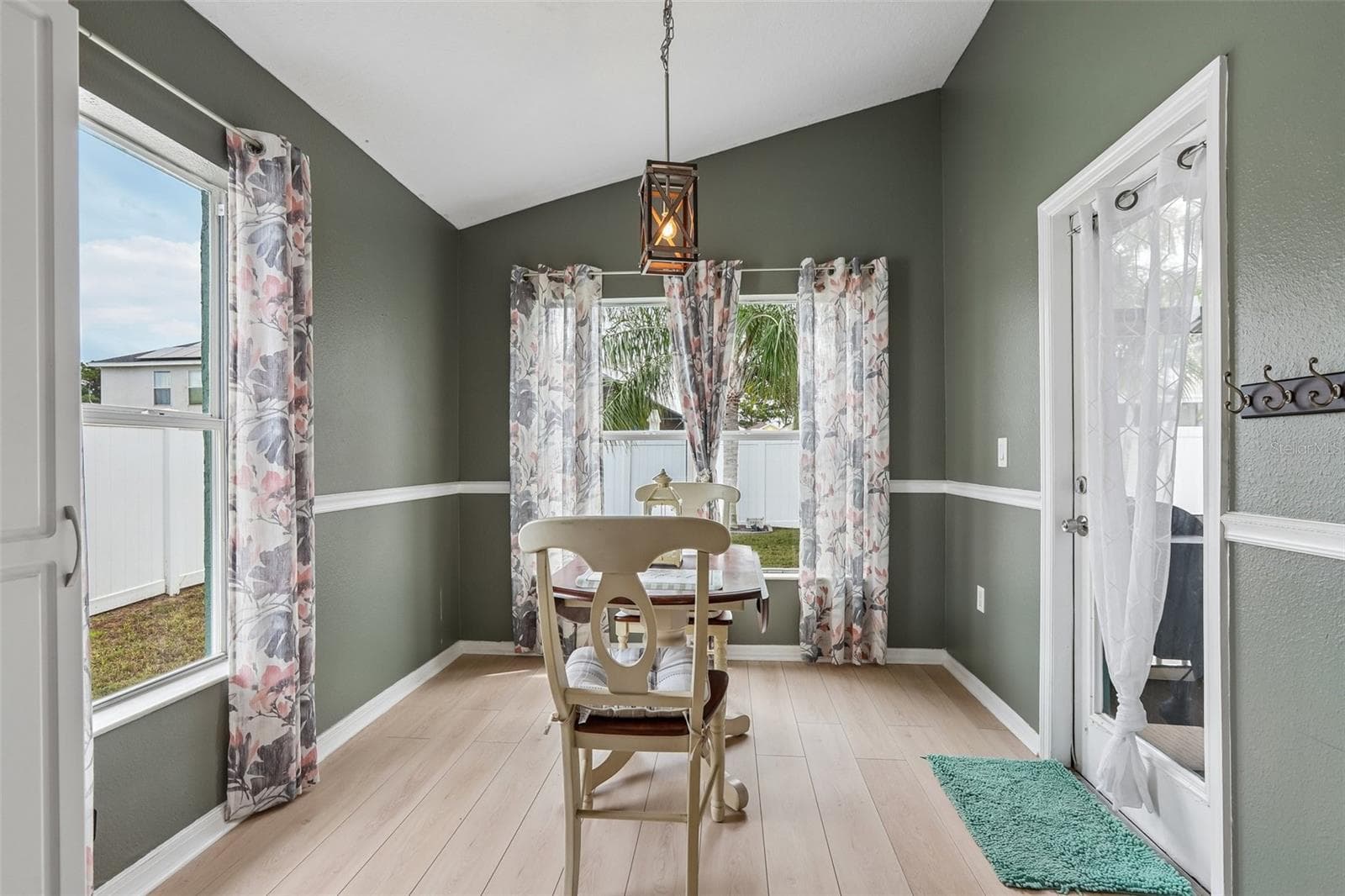 Single Family Residence at 2546 ARROWPOINTE DR, HOLIDAY, photo 11 of 36
