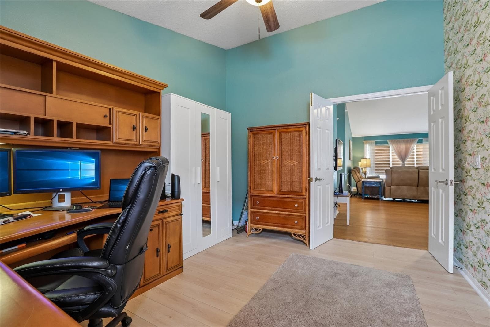 Single Family Residence at 2546 ARROWPOINTE DR, HOLIDAY, photo 21 of 36