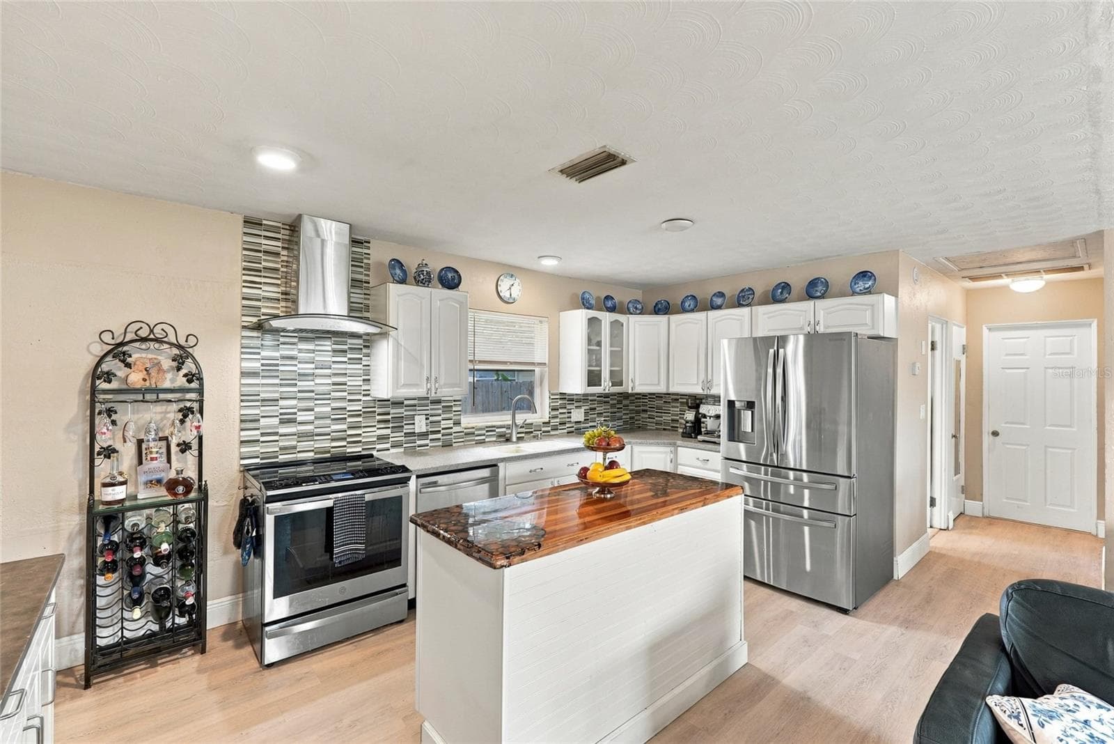 Kitchen - 8030 5TH ST N, ST PETERSBURG