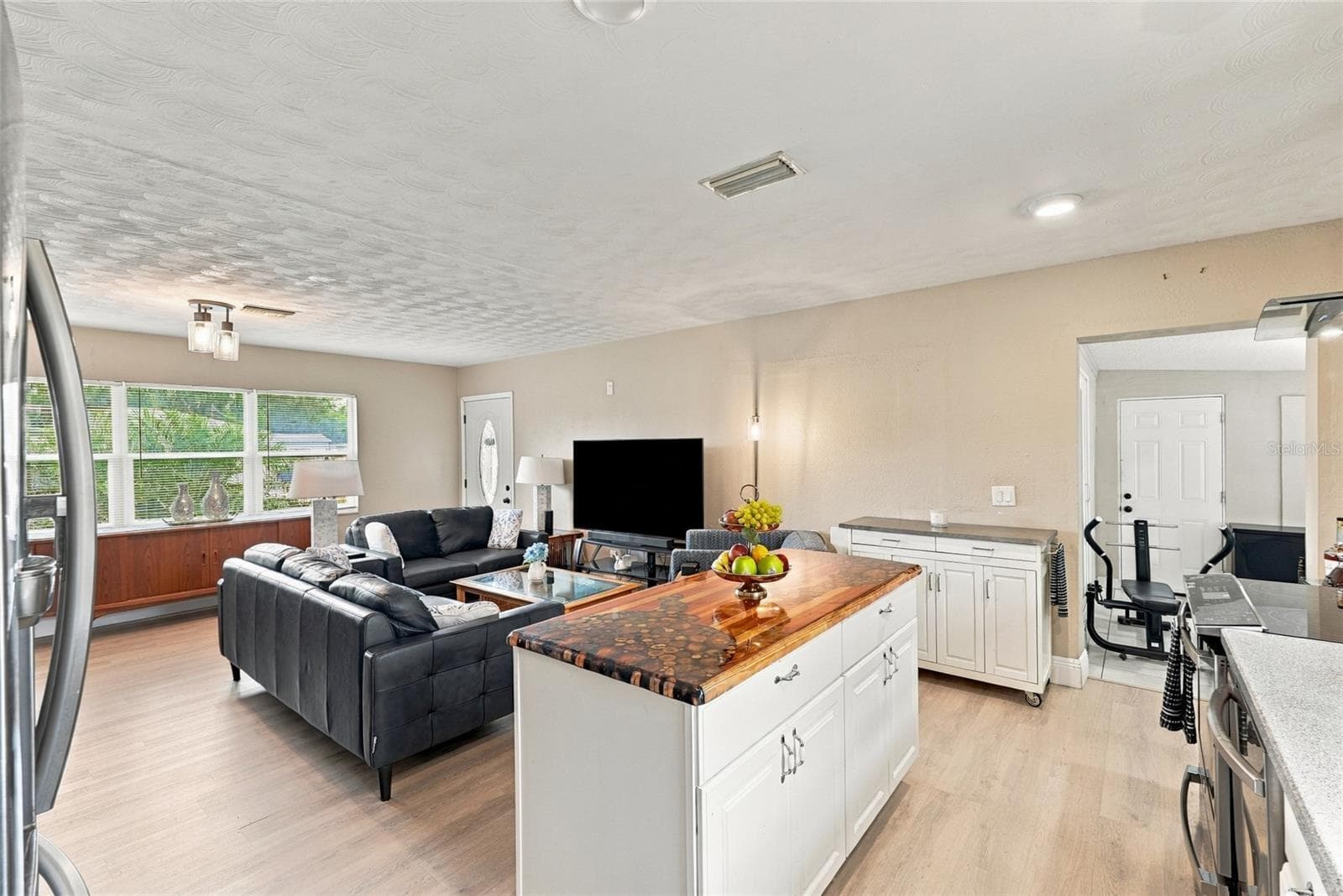 Living Room/Kitchen - 8030 5TH ST N, ST PETERSBURG