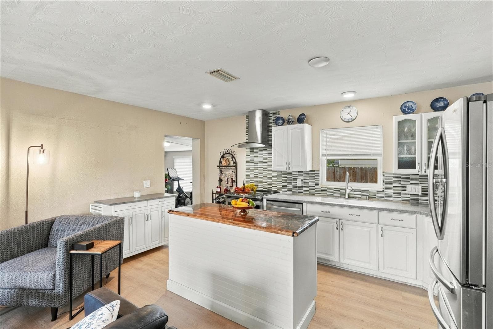 Kitchen - 8030 5TH ST N, ST PETERSBURG