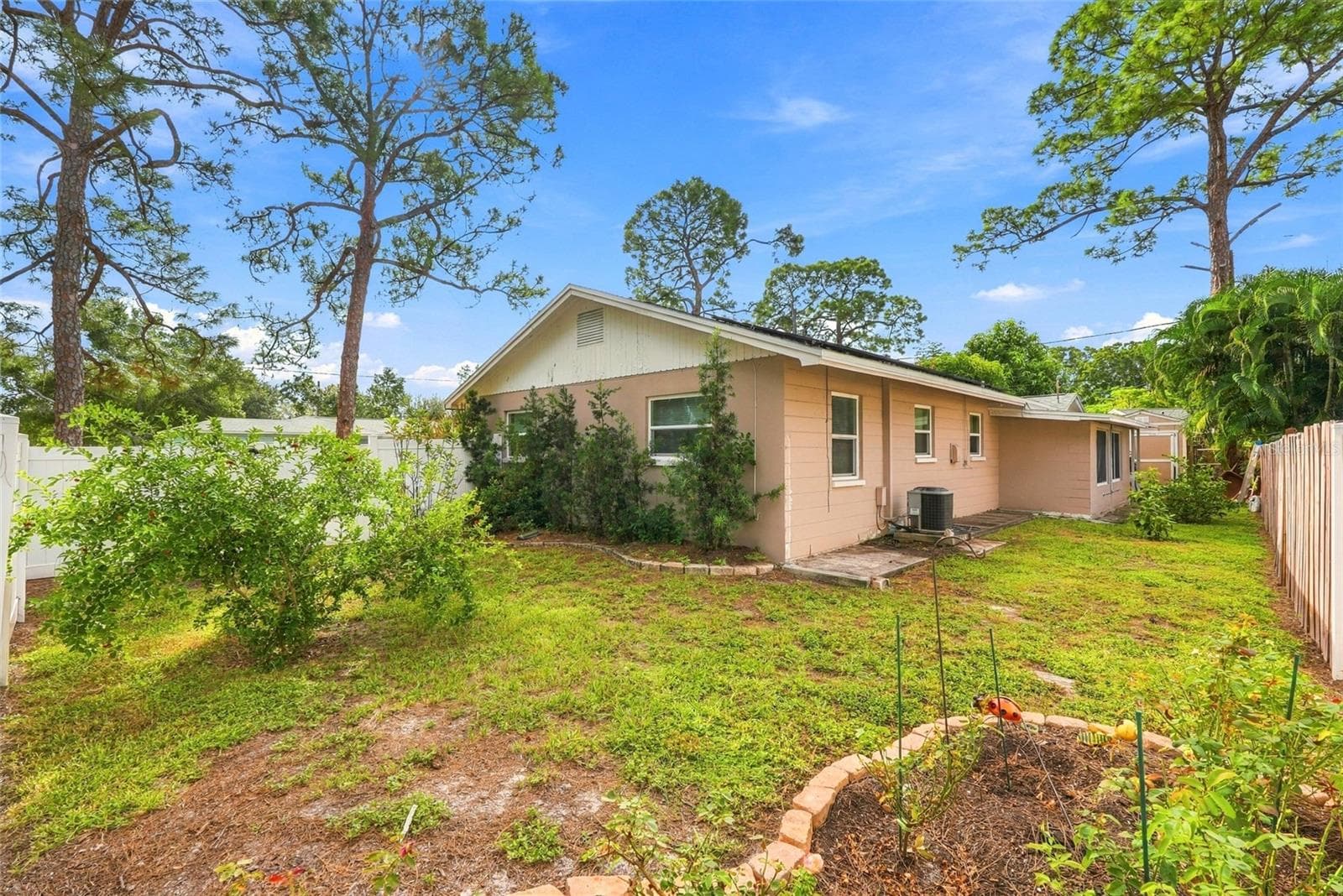 Fully Fenced Backyard - 8030 5TH ST N, ST PETERSBURG