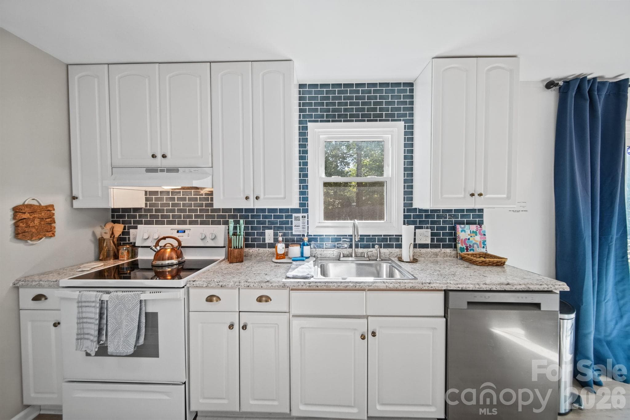 Single Family Residence at 106 Brookridge Lane, Mooresville, photo 9 of 25