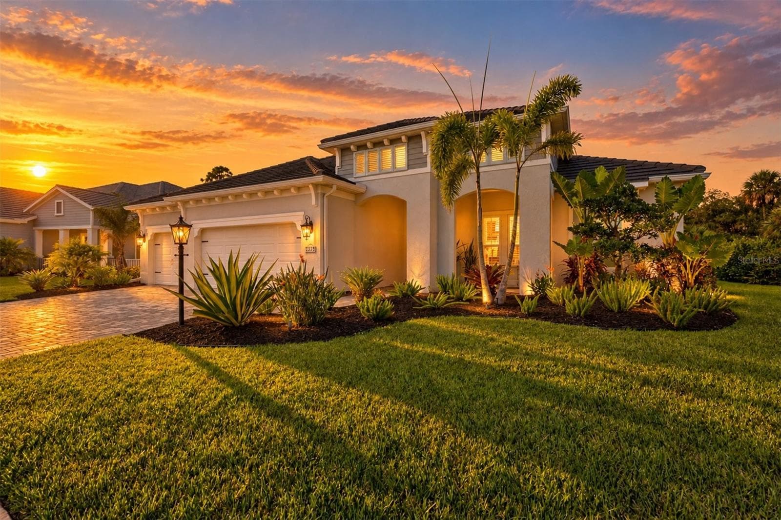 Single Family Residence at 21221 HOLMES CIR, VENICE, photo 2 of 100